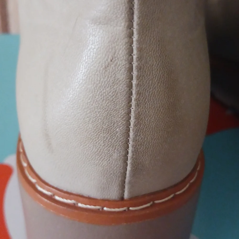 Bare Traps Nasha Wedge Heel Hiker Boots 9.5M Taupe EUC Like new! - Picture 14 of 16